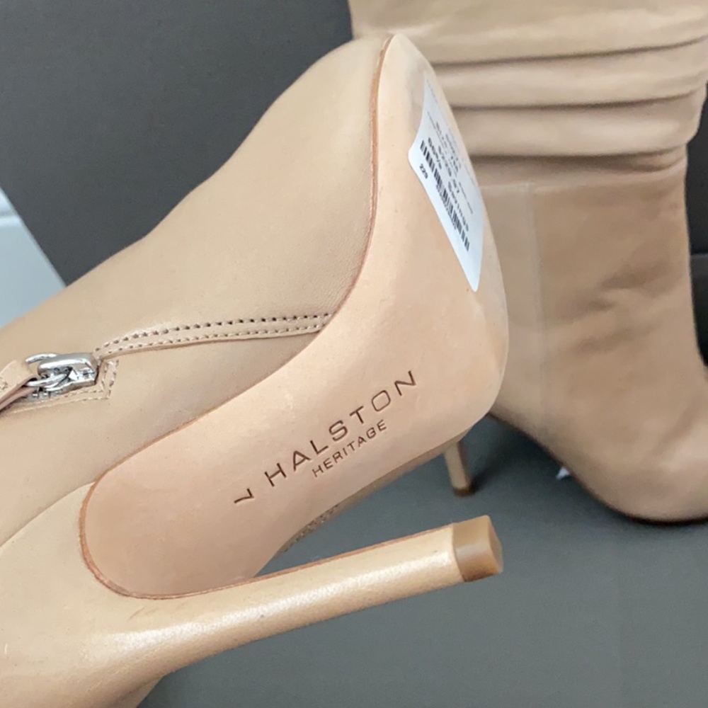 Boots - Picture 3 of 4
